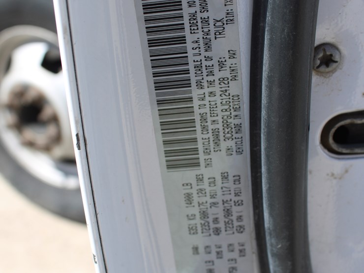 2018-dodge-ram-3500-image-10