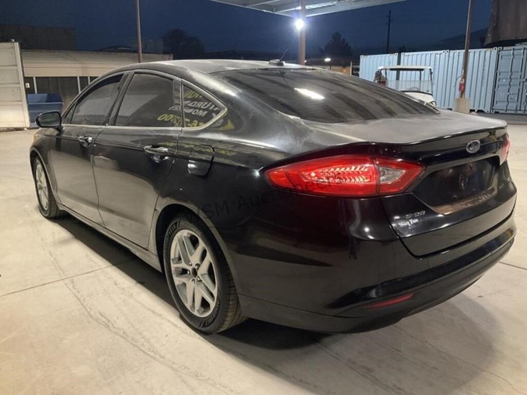 2014-ford-fusion-se-sdn-image-5