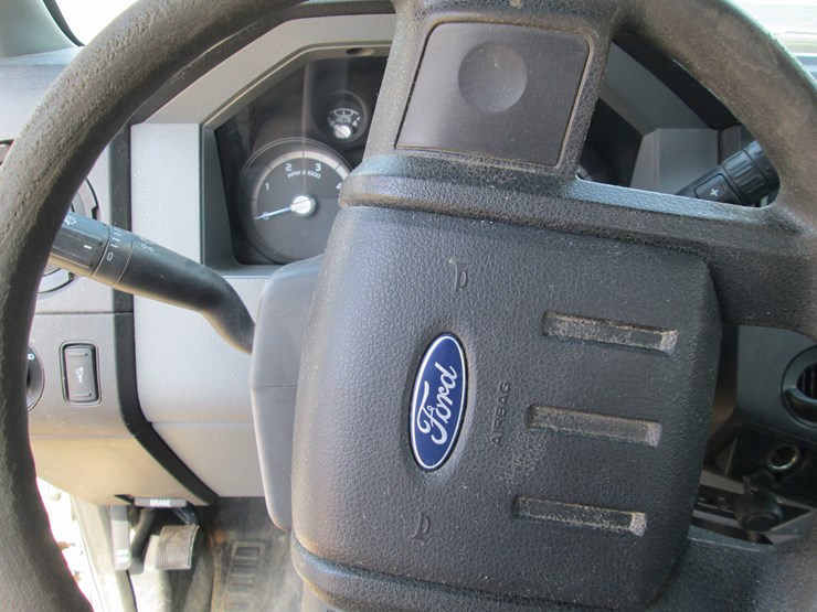 2014-ford-f350-image-31