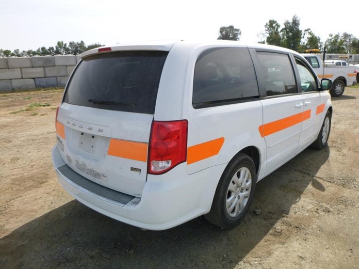 2014-dodge-grand-caravan-image-4