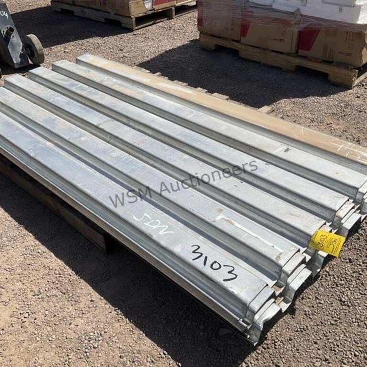 PALLET OF STEEL ROOF / WALL PANELS