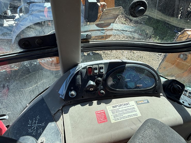 2014-case-580n-image-14