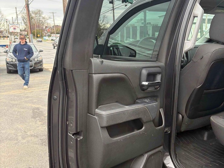 2014-chevrolet-silverado-1500-lt-image-10