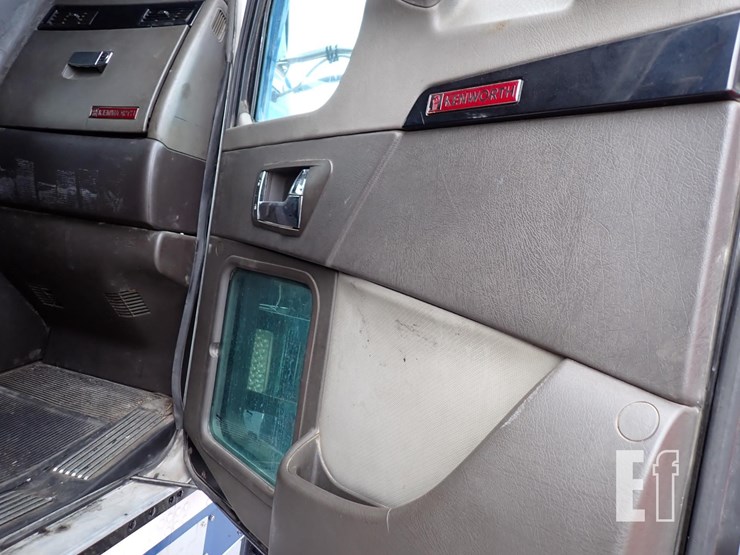 2006-kenworth-w900l-image-9