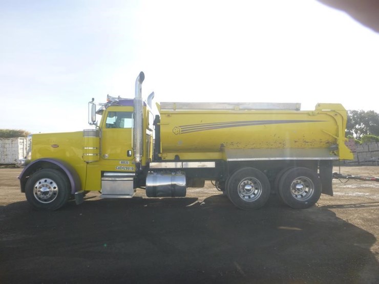 2014-peterbilt-388-image-11