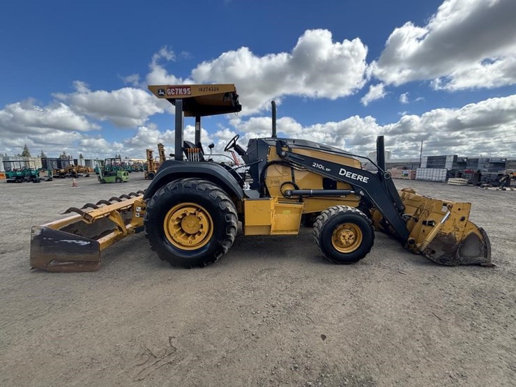 2018-deere-210lep-image-7