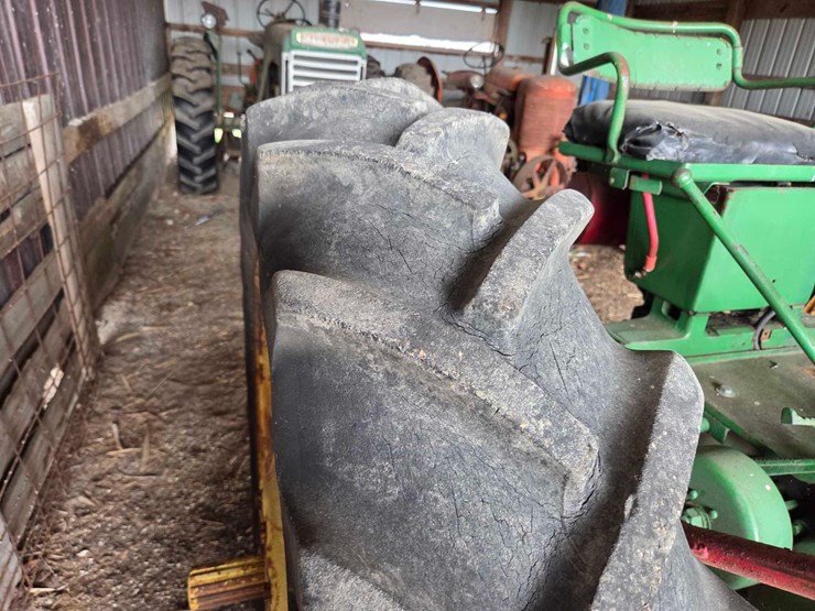 john-deere-b-image-11