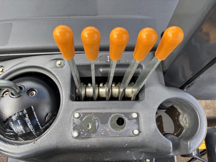 2018-deere-210lep-image-35