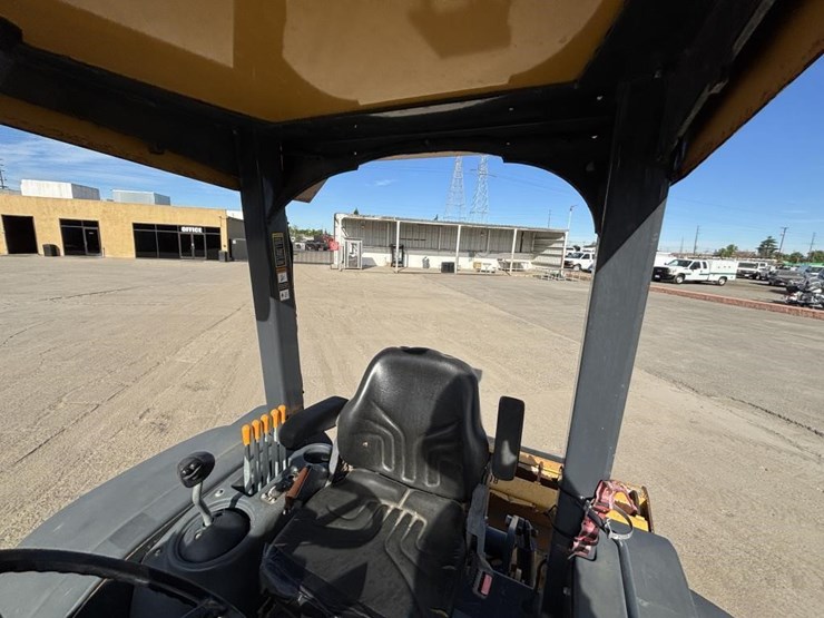 2018-deere-210lep-image-41