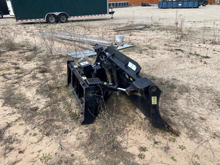 #4002-•-2020-caterpillar-skid-steer-dozer-blade-image-2