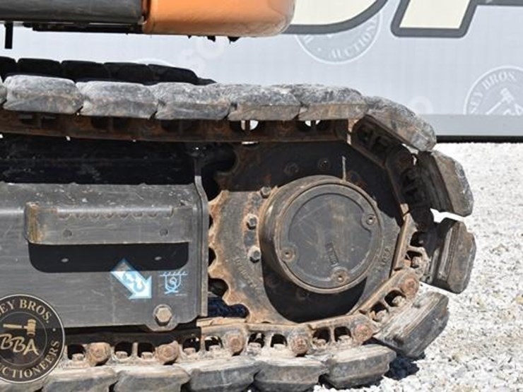 2022-case-cx75csr-image-53