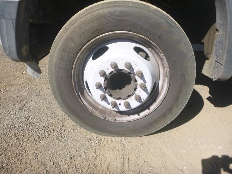 2013-ford-f550-image-15