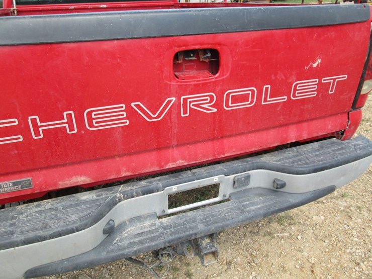 2006-chevrolet-2500hd-image-8