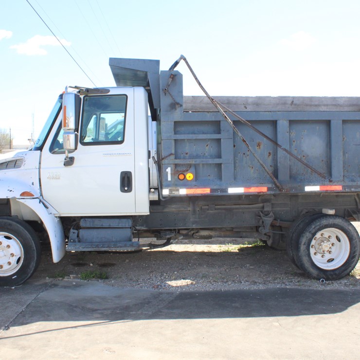 2004 INTERNATIONAL DURASTAR 4200