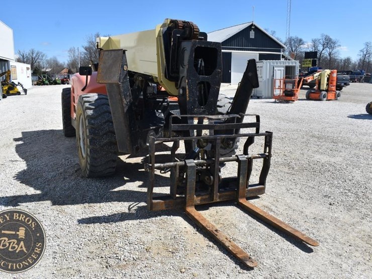 2014-jlg-g12-55a-image-30