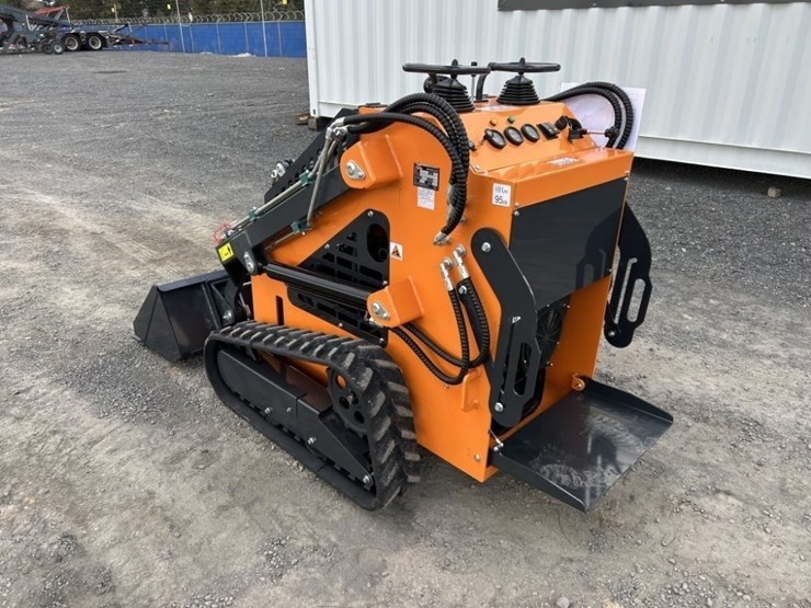 2026-arteer-qb-480-mini-compact-track-loader-image-3