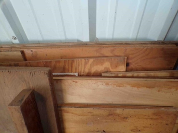 misc.-peg-board,-plywood,-ladders-image-4