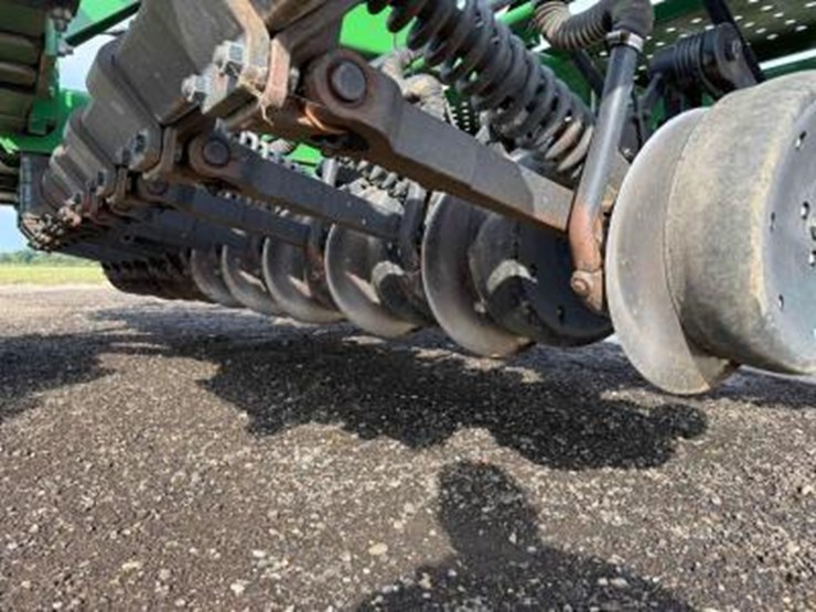 john-deere-1590-image-17