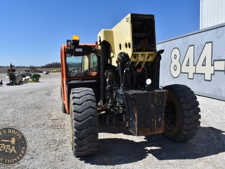 2014-jlg-g12-55a-image-3