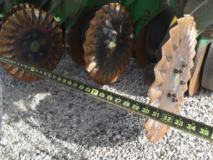 1990-john-deere-7240-image-36