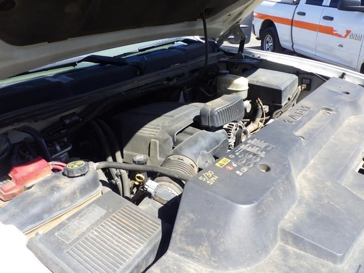 2013-chevrolet-2500hd-image-9