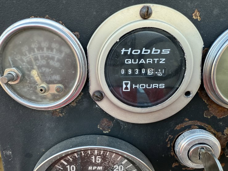 2004-evco-2.5-85-ton-power-swivel-mtd-on-2004-evco-15-t/a-gooseneck-trailer-image-9