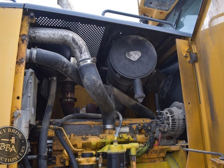 2007-deere-672d-image-46