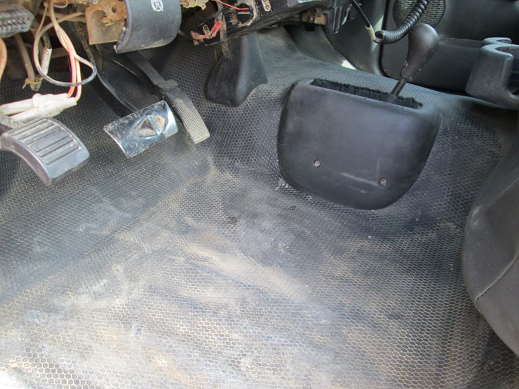 2006-chevrolet-2500hd-image-23