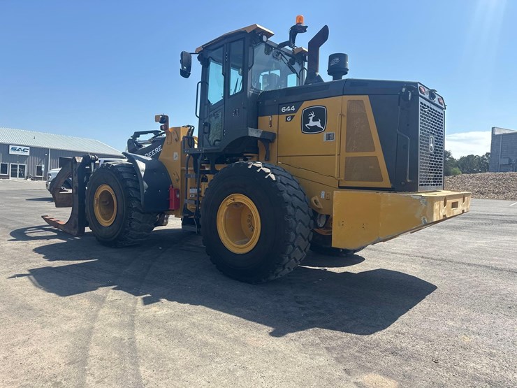 2022-john-deere-644-image-7