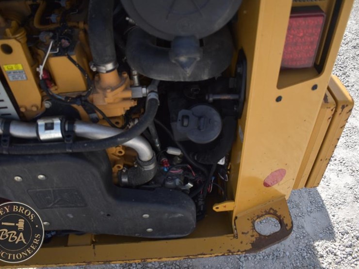 2023-caterpillar-259d3-image-31