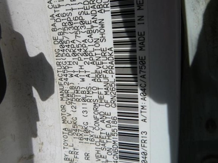 2013-toyota-tacoma-image-35