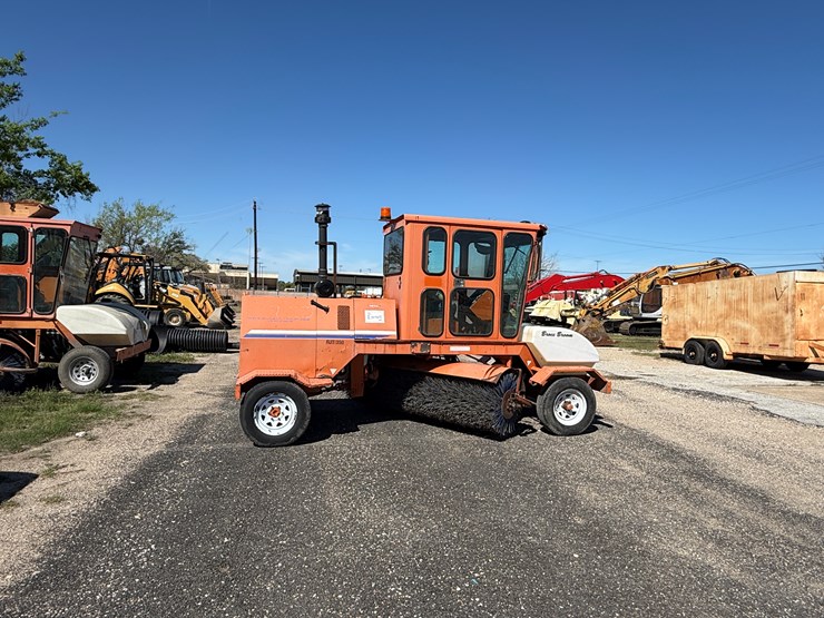 2012-broce-rjt350-image-1