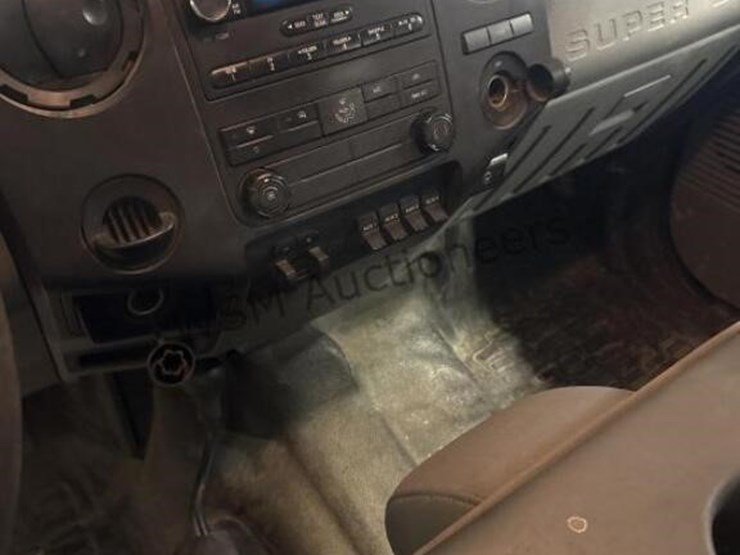 2014-ford-f550-image-23