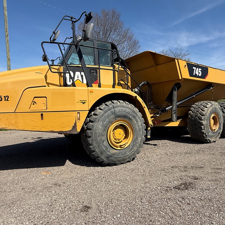 CATERPILLAR 745
