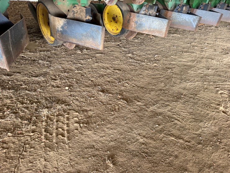 john-deere-7300-image-43