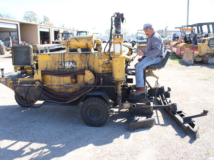 #2617-•-2008-neal-da350-sealing-machine-image-2