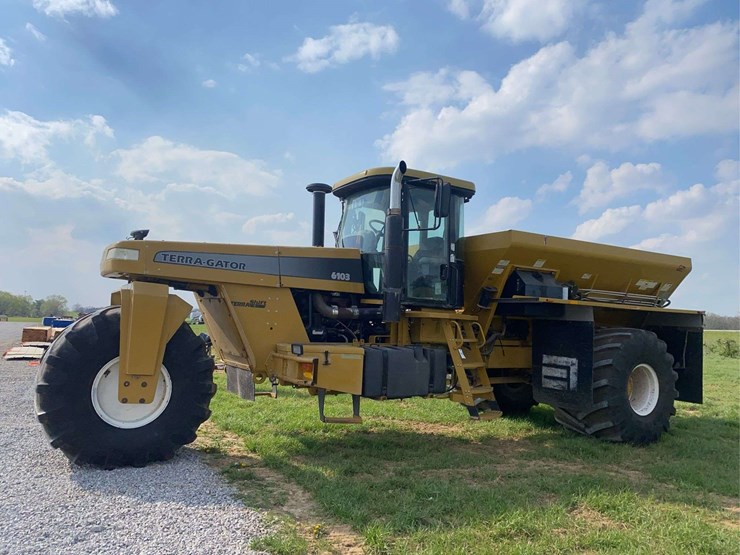 2006-terra-gator-6103-showing-7352-hrs-image-2