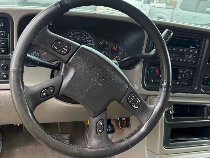 2003-chevrolet-silverado-2500-image-11