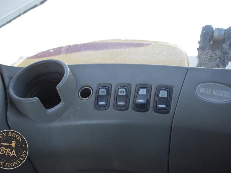 2004-challenger-mt765b-image-52