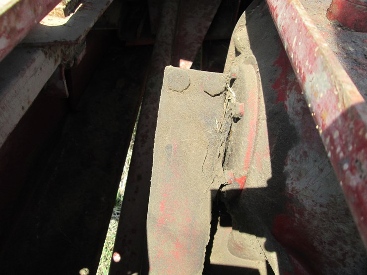 new-holland-273-image-17