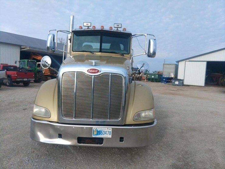 2012-peterbilt-386-image-2