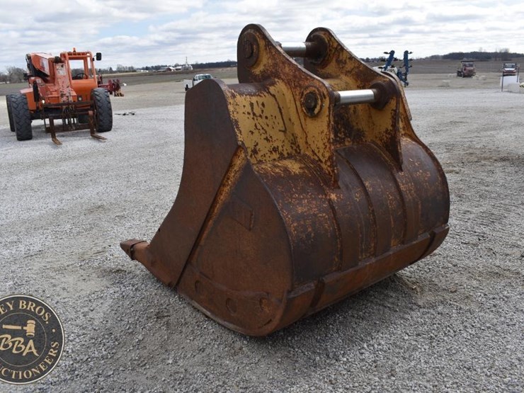 caterpillar-60-image-5