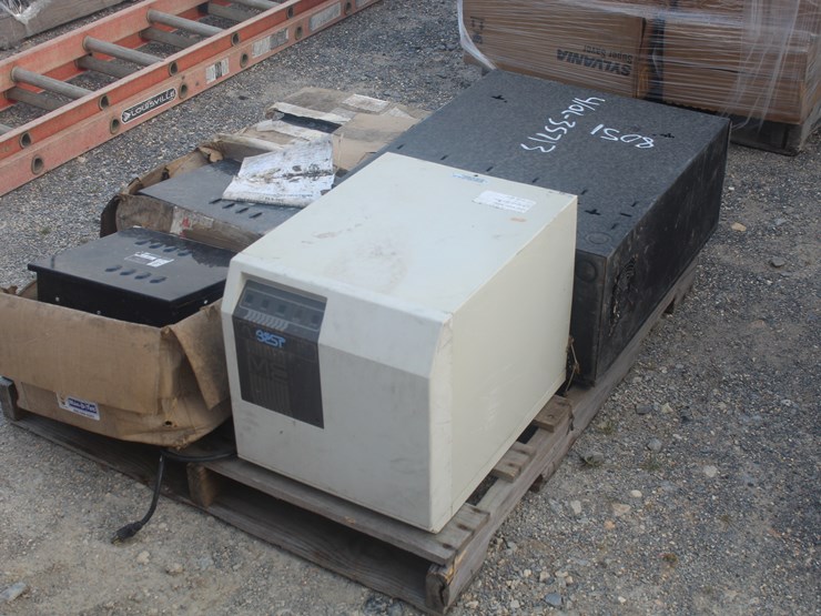 #8051-•-pallet-of-medical-equipment-and-3-emergency-lighting-systems-image-3