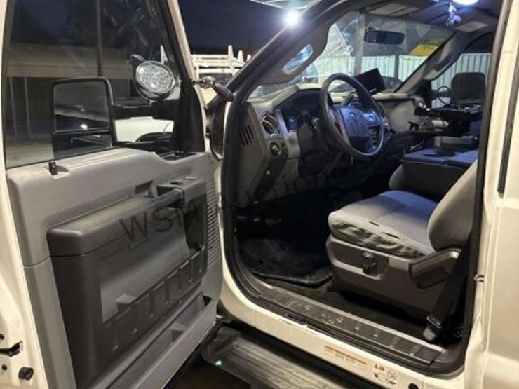 2012-ford-f550-image-27