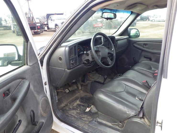 2003-chevrolet-1500-image-5