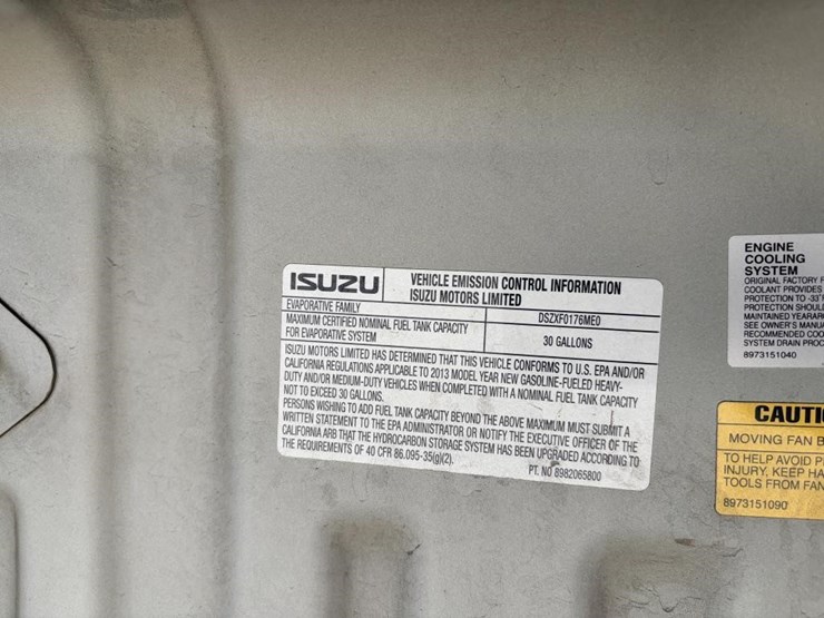 2013-isuzu-nrr-image-13