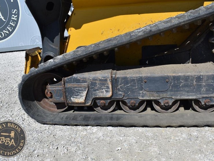 2019-deere-333g-image-42