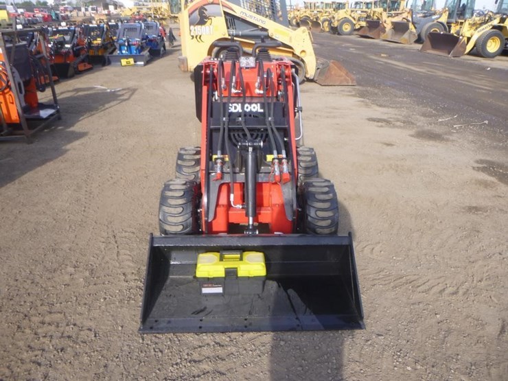 2026-sdlool-323w-skid-steer-loader-image-5