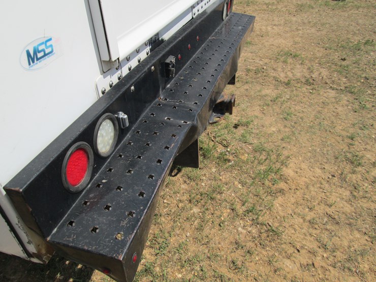 2017-chevrolet-3500hd-image-12