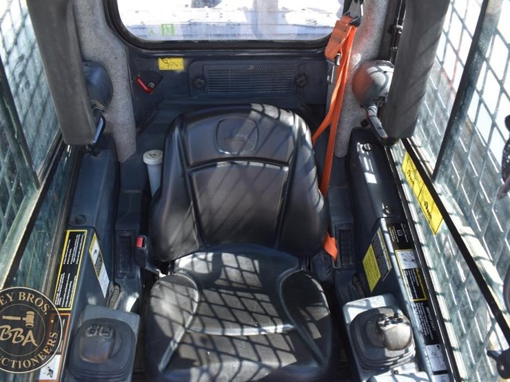 2019-deere-333g-image-57